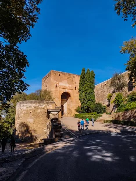 Free tour por las zonas gratuitas de la Alhambra 