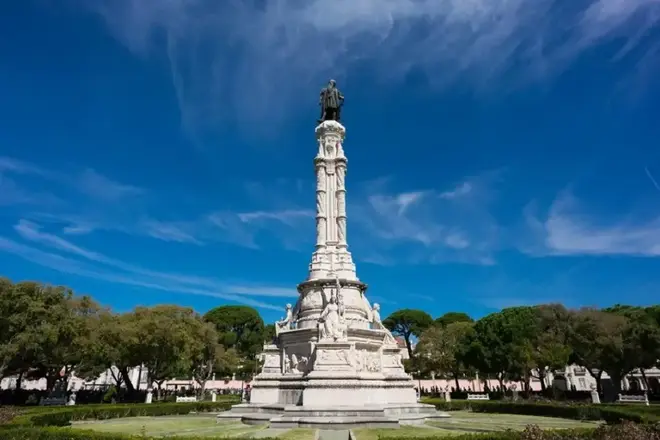 Belém Free Walking Tour: History versus Modern Facts