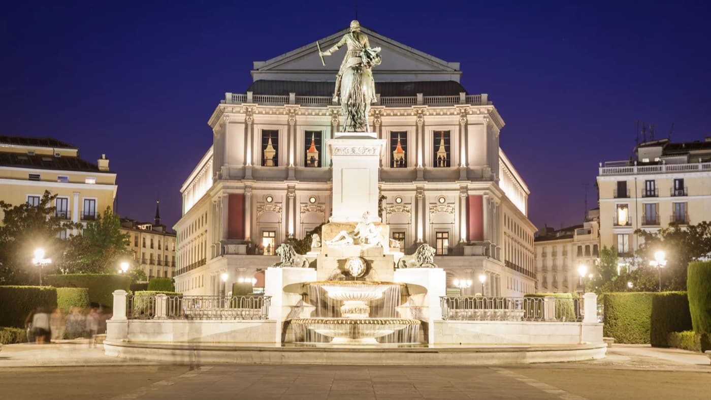 Curiosidades sobre el Teatro Real de Madrid: Descubre sus Secretos con Trip Tours