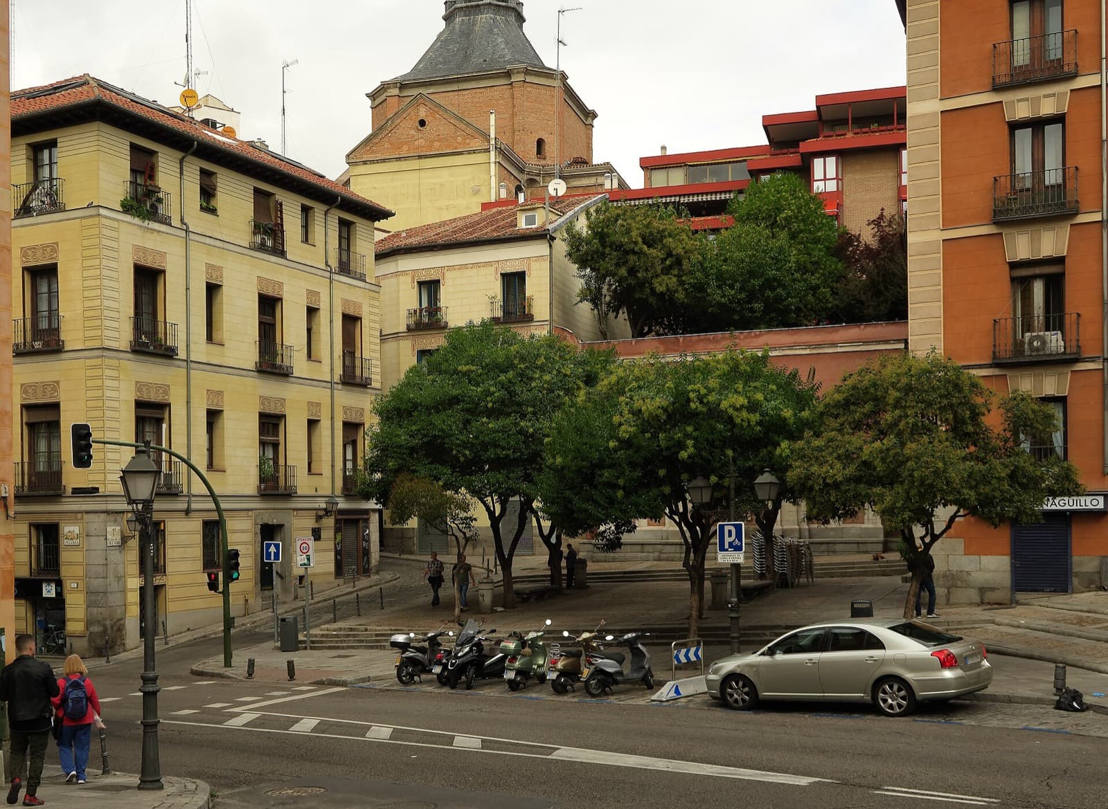 La plaza de la Cruz Verde, junto a la calle de Segovia