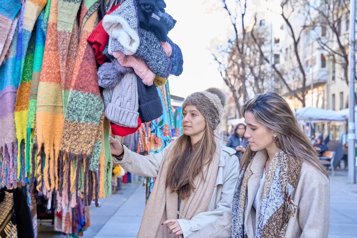 Mercadillos en Madrid: Dónde Encontrar las Mejores Gangas y Productos Únicos